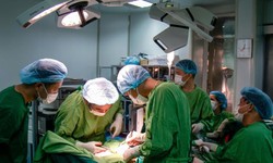 Đau bụng kéo dài bệnh nhân được phát hiện mắc cùng lúc 2 ung thư nguyên phát