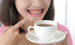 5 cách uống cà phê không lo răng bị ố vàng