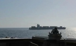 Mỹ bắn hỏng tàu hàng Iran: Quy trình phong tỏa được thực thi ra sao?