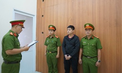 Chỉ vay 20 triệu, người phụ nữ gánh nợ 400 triệu vì 'phí dịch vụ', 'tiền cà phê' và đáo hạn dây chuyền