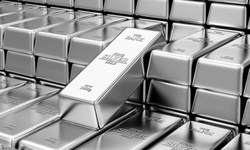 Trung Quốc nhập khẩu bạc tăng 78% trong tháng 3