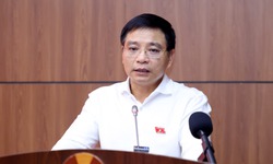 Chính phủ sẽ xem xét tổng thể chế độ, chính sách đối với cán bộ, công chức cấp xã