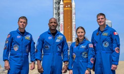 Phi hành gia Artemis II đối mặt những rủi ro sức khỏe gì khi bay quanh Mặt Trăng?