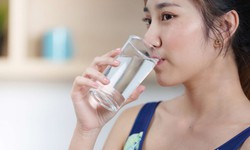 5 sai lầm khiến uống nhiều nước mà cơ thể vẫn 'khát'