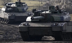 Xe tăng chủ lực Leclerc của Pháp triển khai sát Ukraine