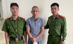 Thanh niên say rượu, cầm dao dọa chém người đi đường