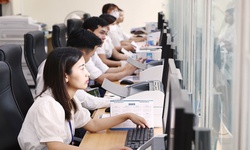 Đề xuất phụ cấp tới 300% lương để hút nhân tài vào khu vực công