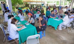 Gần 2.000 người dân vùng cao được khám sức khỏe, sàng lọc lao miễn phí