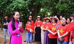 Học Bác từ những câu chuyện giản dị