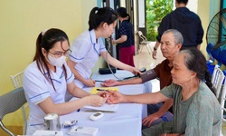 Quảng Ninh: Khám sàng lọc, cấp phát thuốc miễn phí cho hàng nghìn người dân