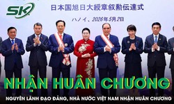 Nguyên Tổng Bí thư Nông Đức Mạnh và nguyên Thủ tướng Nguyễn Tấn Dũng nhận Huân chương Mặt trời mọc