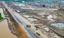 Đại lộ kết nối sân vận động Hùng Vương tăng tốc về đích