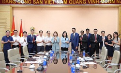 Bộ trưởng Bộ Y tế Đào Hồng Lan tiếp, làm việc với Lãnh đạo cấp cao Tập đoàn Hetero Labs Limited, Ấn Độ
