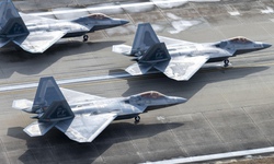 Mỹ dàn phi đội F-22 lớn nhất ở Bắc Cực để đối phó Nga