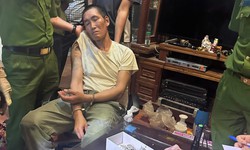 Bắt đối tượng tàng trữ ma túy, phát hiện nhiều súng và vũ khí