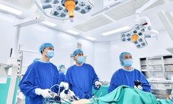 Vinmec Hạ Long cứu nữ bệnh nhân 45 tuổi thoát nguy cơ thủng đại tràng do polyp tái phát phức tạp
