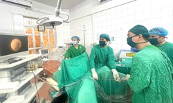 Đau lưng, tiểu buốt, bé trai 8 tuổi được phát hiện mắc bệnh ít gặp