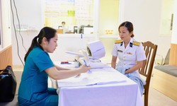 Bệnh viện Phụ sản Hà Nội khám, tư vấn sức khỏe cho gần 600 cán bộ, chiến sĩ Hải quân