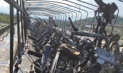 Ô tô tải chở xe máy bốc cháy dữ dội khi qua cầu cầu Bến Thủy 2
