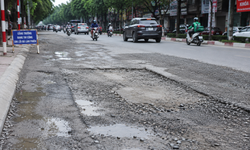 Hà Nội: Công trình khẩn cấp chống ngập chậm hoàn trả mặt đường 