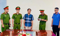 Bắt tạm giam 3 nguyên cán bộ thuế Lào Cai liên quan sai phạm thu phí cửa khẩu
