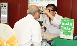 Già hóa dân số làm tăng gánh nặng đục thủy tinh thể ở người cao tuổi