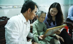 Xúc động mẹ Việt Nam anh hùng 105 tuổi ngày đêm ngóng hài cốt con sau khi lấy mẫu ADN