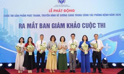 Thứ trưởng Nguyễn Thị Liên Hương xúc động phát động Cuộc thi tôn vinh những người thầm lặng giữ 'lá chắn' sức khỏe cộng đồng
