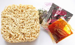 Giải mã những bí mật bên trong các gói gia vị mì ăn liền