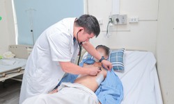 Mẹ nghĩ con 'ngực lõm' do gầy, đến tuổi dậy thì mới phát hiện con bị dị tật chèn ép tim, phổi