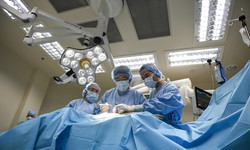 Bệnh nhân 70 tuổi và 2 cuộc đại phẫu cắt u phổi trong 13 ngày