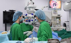 Trao ánh sáng cho người bệnh nghèo từ những nghĩa cử nhân văn