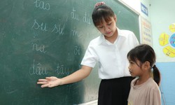 Học trò Raglai ở Khánh Hòa hào hứng với lớp học hè miễn phí