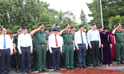 Đại tướng Phan Văn Giang dâng hương tri ân các Anh hùng liệt sĩ tại Nghĩa trang liệt sĩ Đắk Nông
