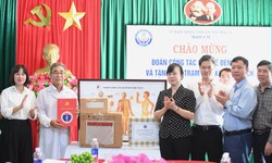 Bộ trưởng Đào Hồng Lan thăm, động viên cán bộ y tế cơ sở tỉnh Quảng Trị