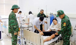 Tin mới vụ 7 thuyền viên tàu cá bị chìm trên biển lúc rạng sáng do giông lốc