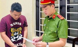 Nam thanh niên cầm 'phóng lợn' chống đối CSGT trong đêm