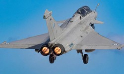 Tiêm kích Su-57 Nga đối đầu Rafale Pháp: Cuộc đấu giữa tàng hình và tác chiến điện tử
