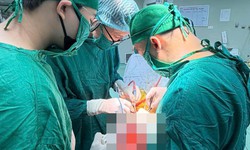 Đau đầu kéo dài, cụ bà 73 tuổi phát hiện khối u não lớn