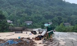 Mưa lớn gây thiệt hại nặng cho miền Trung, xuất hiện hàng trăm điểm nguy cơ lũ quét