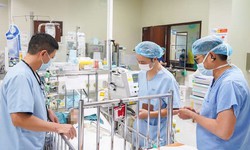 Trẻ chấn thương sọ não nặng do vặn tay ga xe máy điện
