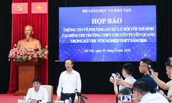 Vì sao vụ việc ở Quảng Trị hủy kết quả còn Tuyên Quang thi lại tốt nghiệp THPT?