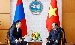 Chủ tịch Quốc hội Trần Thanh Mẫn hội kiến Thủ tướng Mông Cổ
