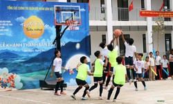 Khánh thành sân bóng rổ tặng học sinh vùng biên Na Ngoi
