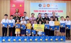 Trao quà Trung thu cho trẻ em có hoàn cảnh đặc biệt khó khăn tại Nghệ An