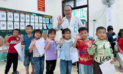 Bệnh viện Hoàn Mỹ Vinh đưa bác sĩ đến với người dân vùng biên
