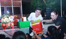 Vầng trăng yêu thương dành tặng trẻ em có hoàn cảnh đặc biệt