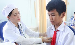 Nhiều học sinh Khánh Hòa được kiểm tra sức khỏe đầu năm học mới