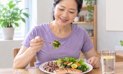 Sau tuổi 50, có cần cắt tinh bột để giảm cân?
