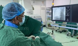 Người giữ lại thời gian: Bản tráng ca về y đức giữa lằn ranh sinh tử